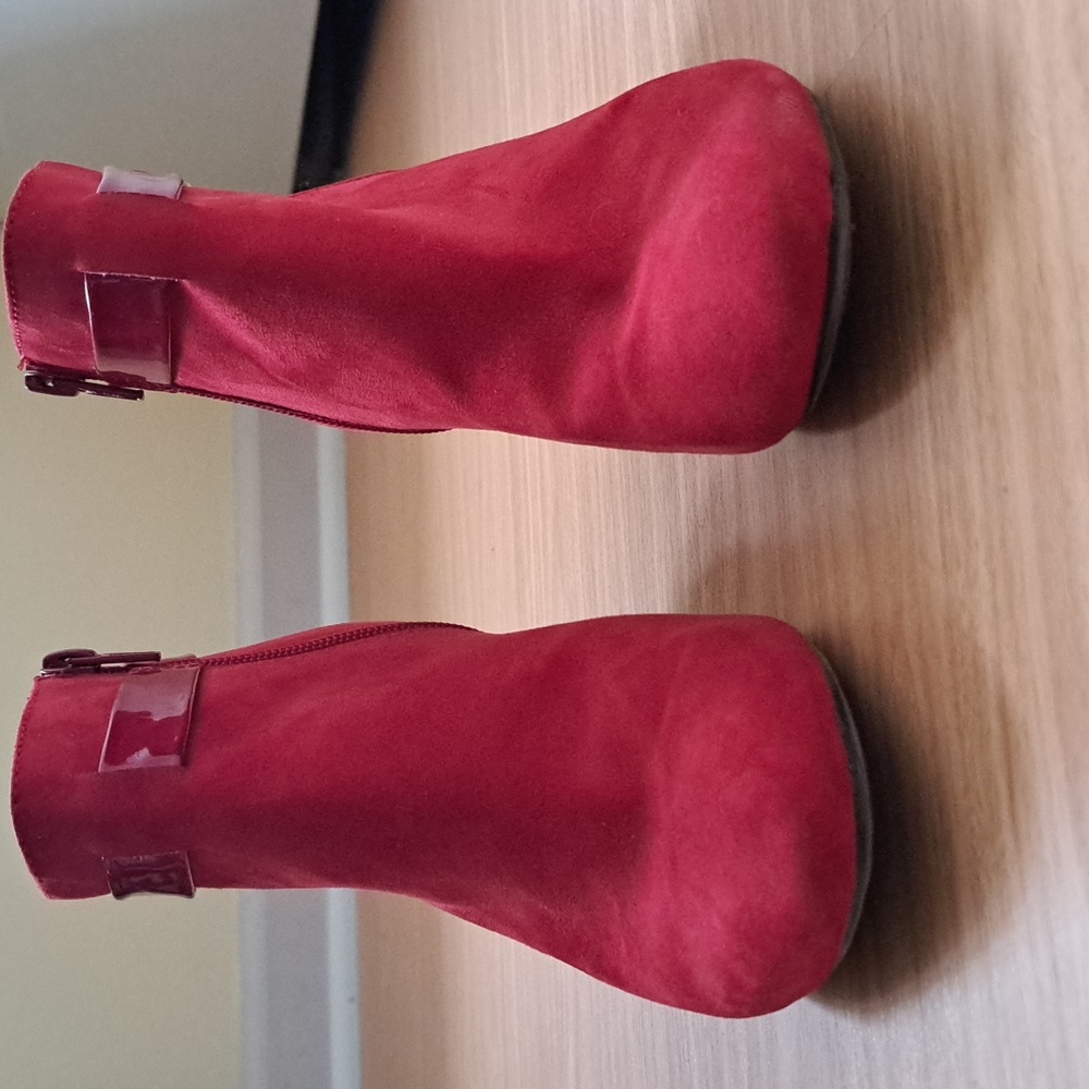 Red booties - Picture 4 of 7